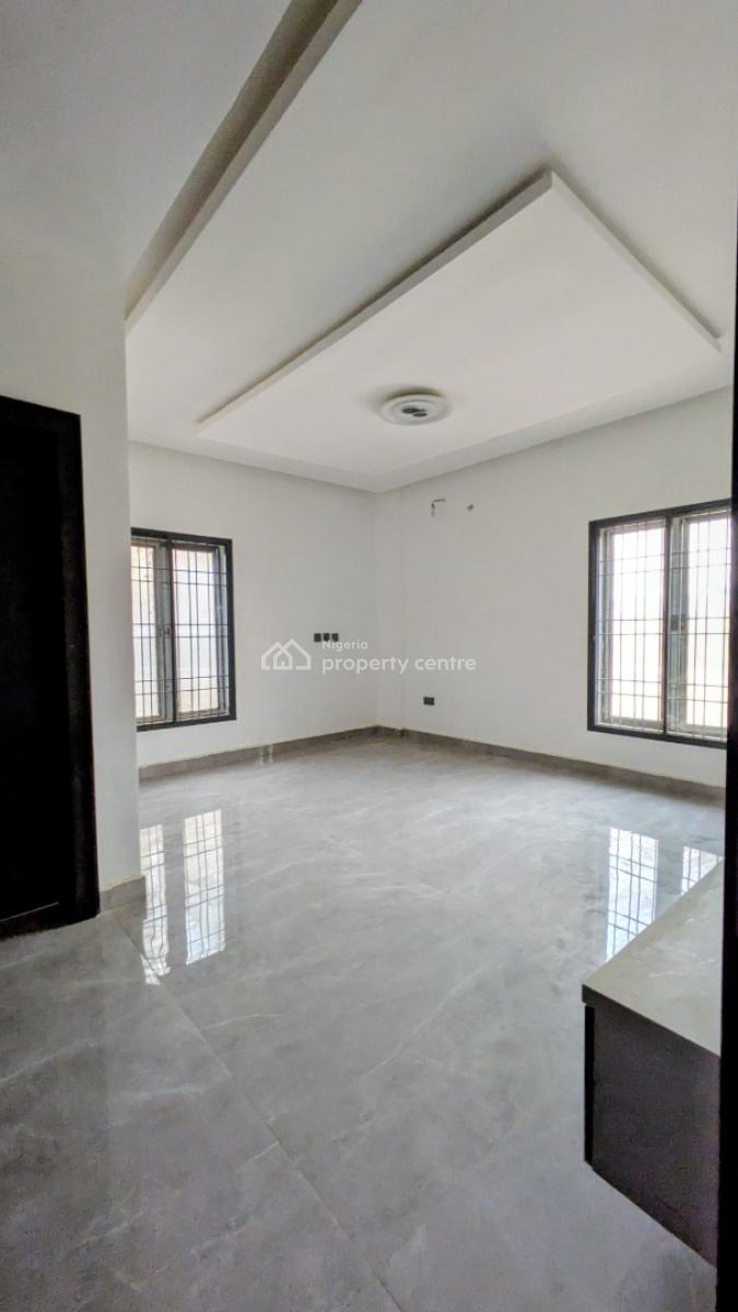 Newly Built Spacious 3 Bedroom Flat Comes with Swimming Pool and Lift, Katampe (main), Katampe, Abuja, Flat / Apartment for Sale