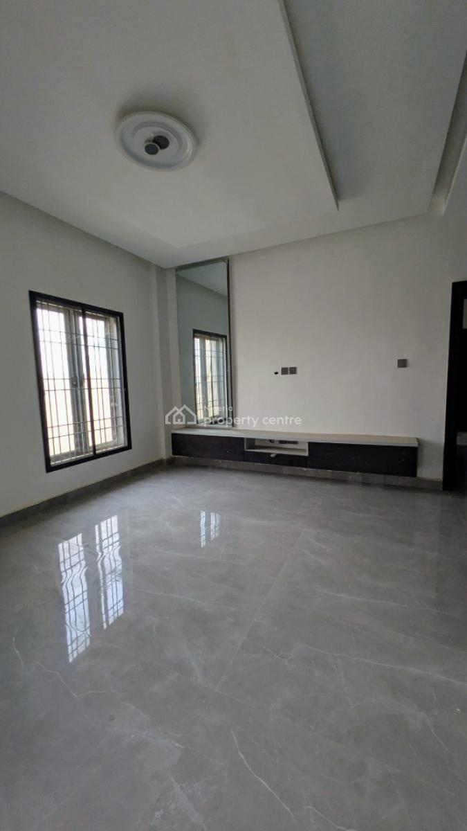 Newly Built Spacious 3 Bedroom Flat Comes with Swimming Pool and Lift, Katampe (main), Katampe, Abuja, Flat / Apartment for Sale