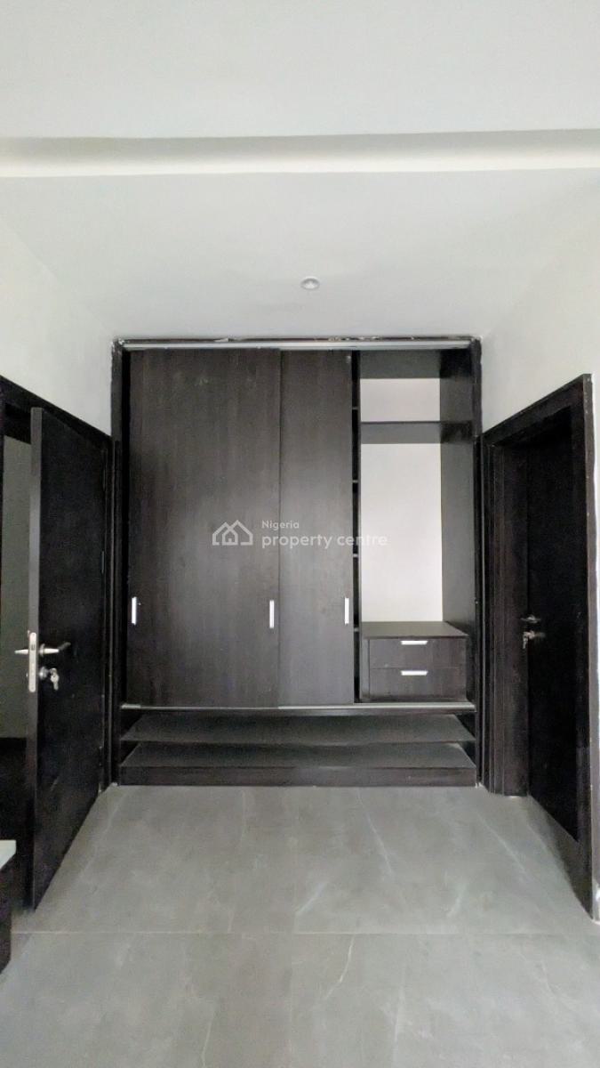 Newly Built Spacious 3 Bedroom Flat Comes with Swimming Pool and Lift, Katampe (main), Katampe, Abuja, Flat / Apartment for Sale