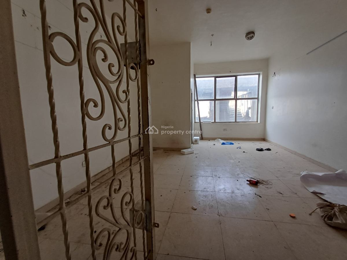 28sqm Space on The Third Floor in a Strategic Location, Mabushi, Abuja, Office Space for Rent