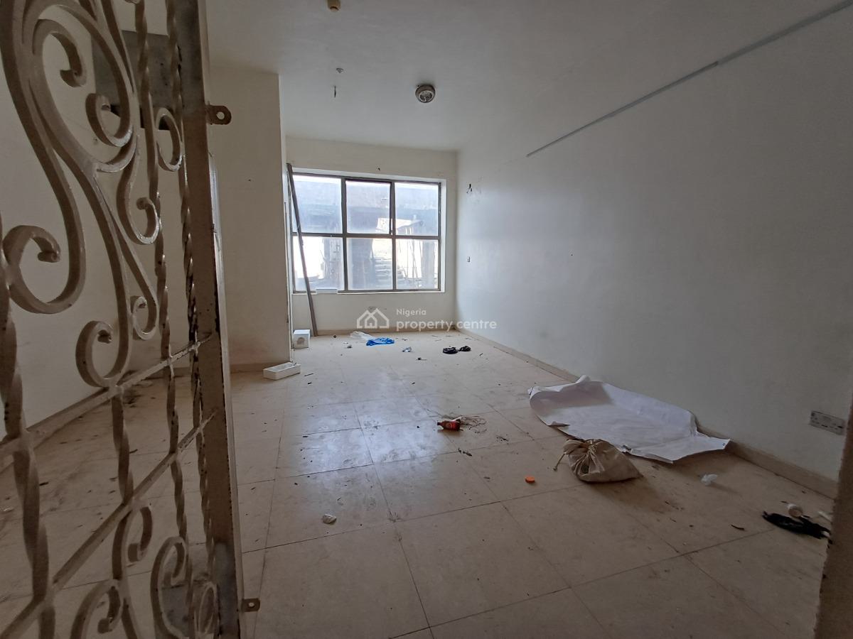 28sqm Space on The Third Floor in a Strategic Location, Mabushi, Abuja, Office Space for Rent