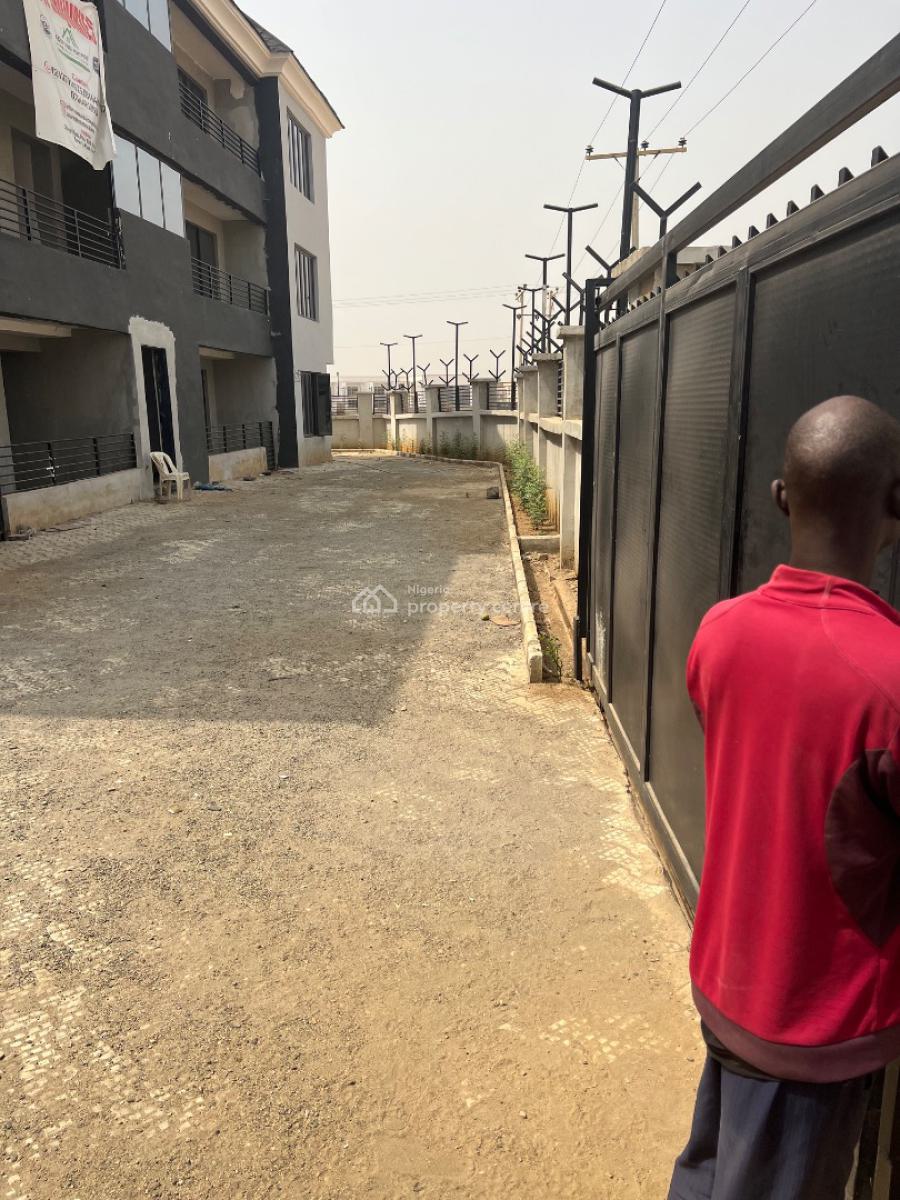 Brand New 6 Unit of 3 Bedroom Flat, Tarred Road, 1000sqm,c of Ohandy, Jahi Main(tarred Rd), Jahi, Abuja, Block of Flats for Sale