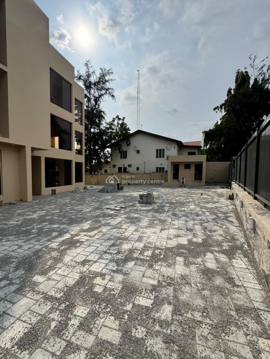 Commercial Building a Commercial Building, Wuse 2, Abuja, Commercial Property for Sale