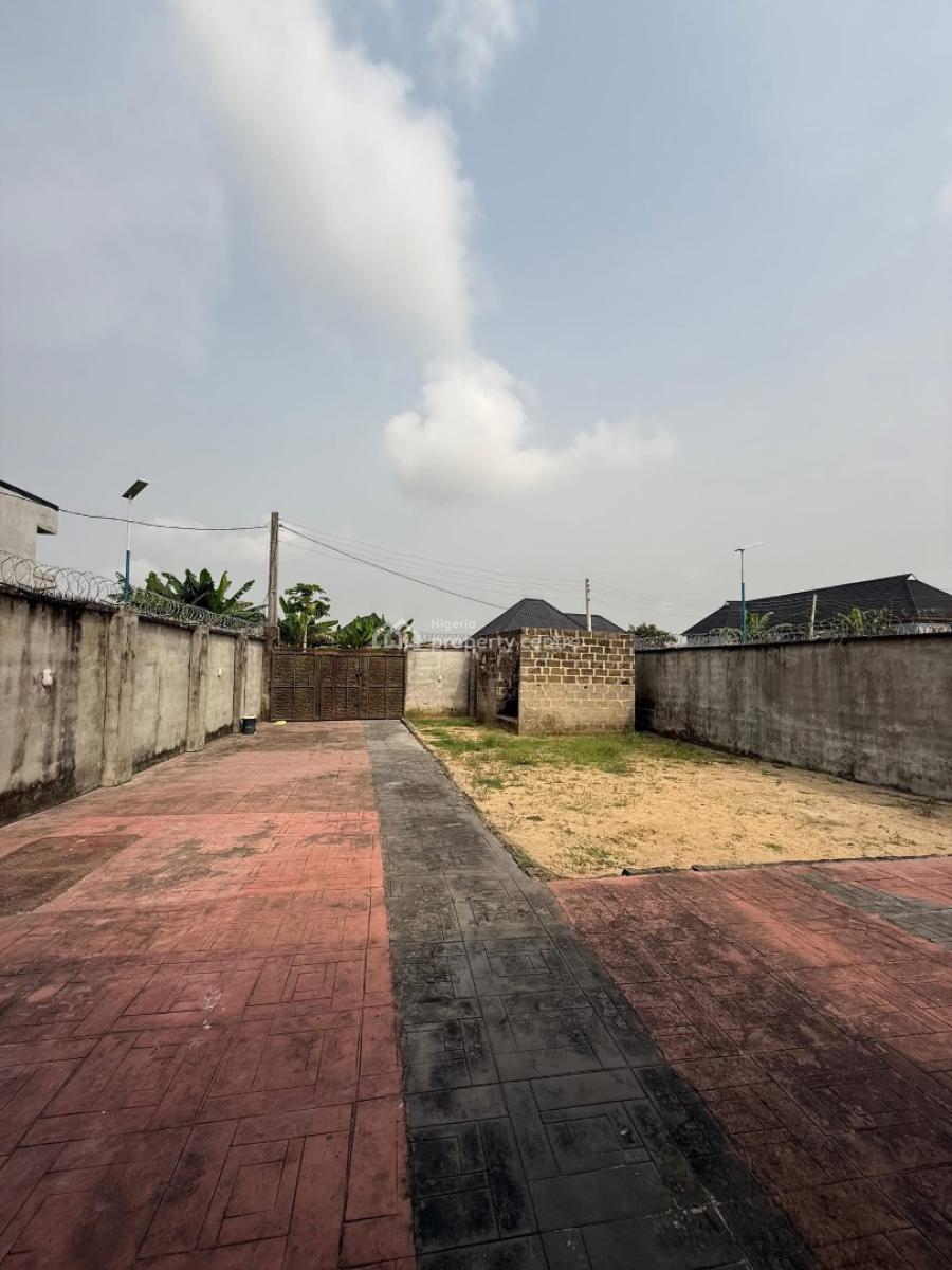 Well Located Three Bedroom Bungalow, Rumuoparali, Port Harcourt, Rivers, Detached Bungalow for Sale