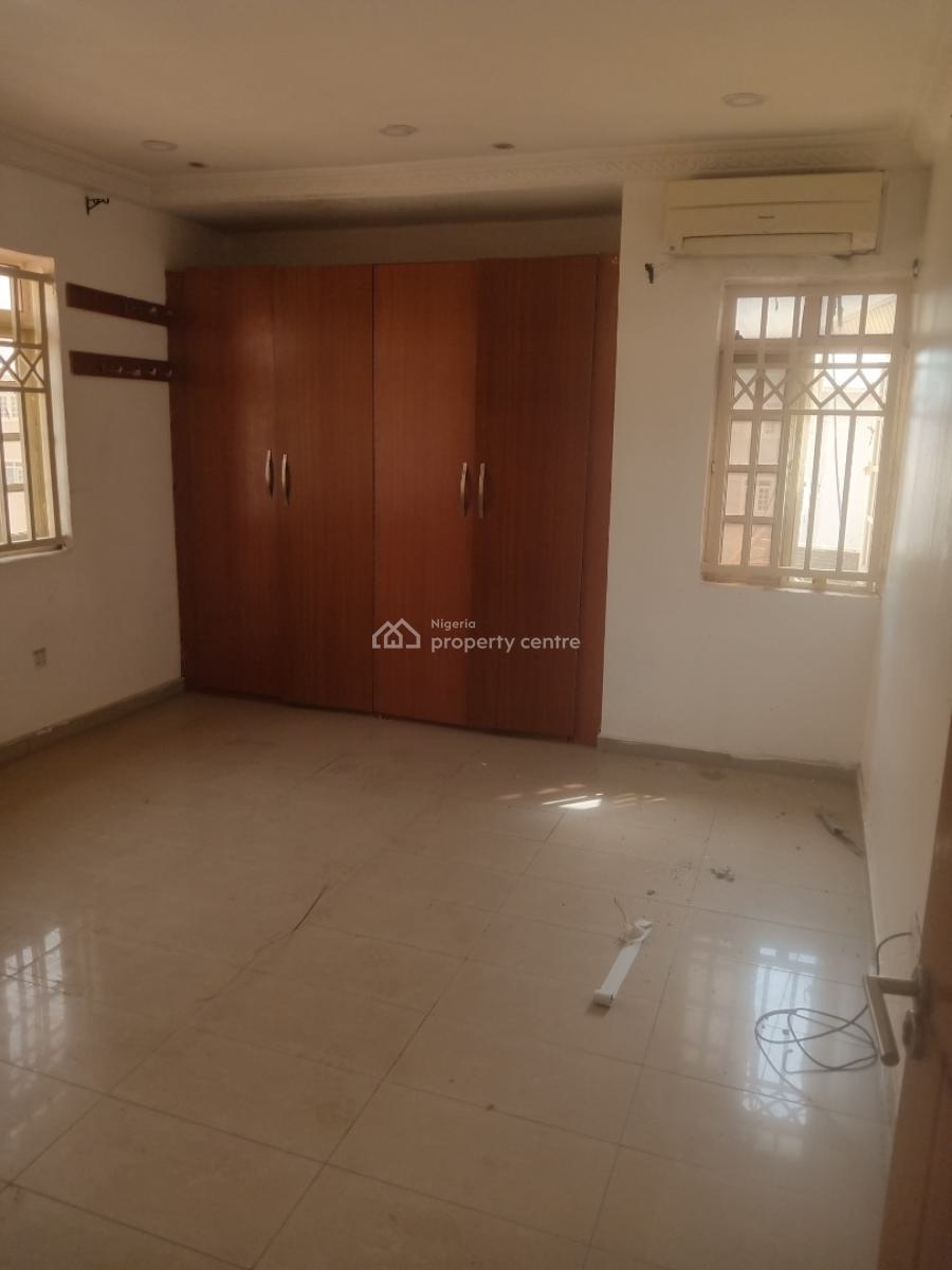 a Good Spacious 4 Bedroom Semi-detached Duplex + 1 Bq, Mabushi, Abuja, Semi-detached Duplex for Rent