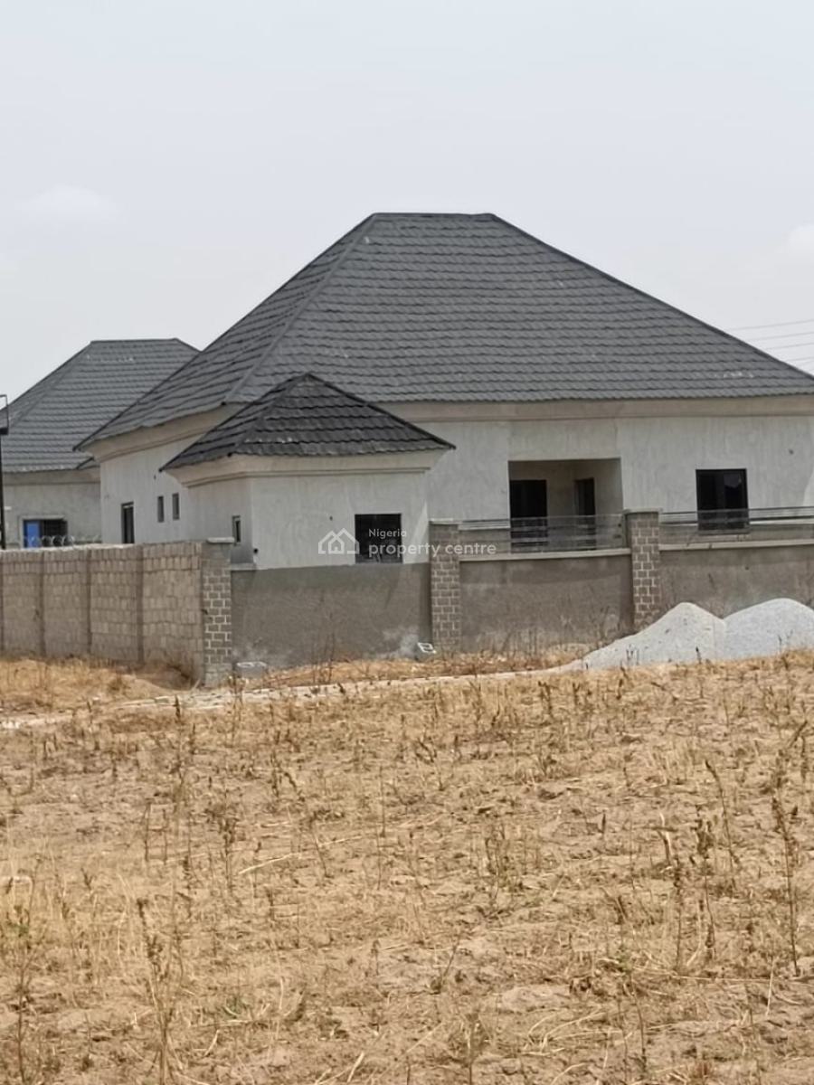 Mortgage, Dinamite Estate Airport Road,opposite Centenary City., Kyami, Abuja, Detached Bungalow for Sale