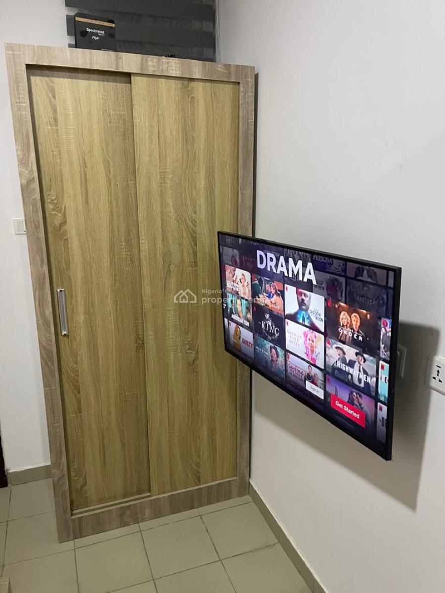 1 Bedroom Apartment, Road 14, Lekki Phase 1, Lekki, Lagos, Self Contain (single Rooms) for Rent