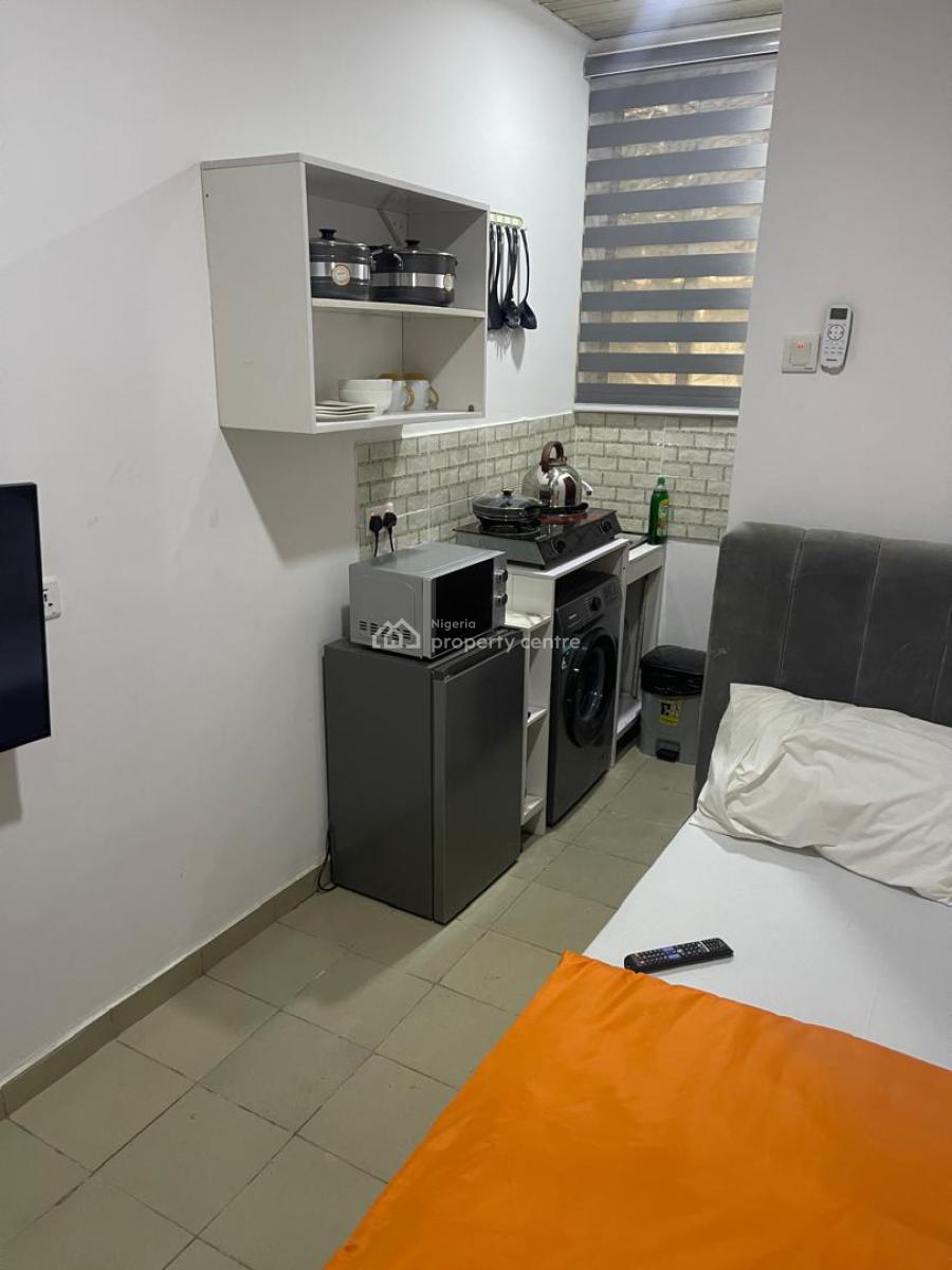 1 Bedroom Apartment, Road 14, Lekki Phase 1, Lekki, Lagos, Self Contain (single Rooms) for Rent