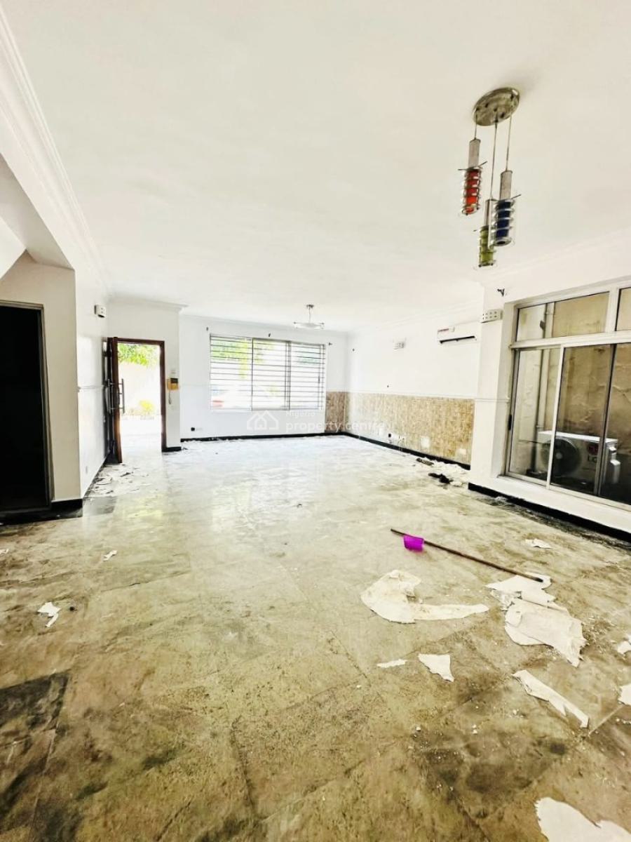 Spaciously Built 4 Bedroom Terrace Duplex, Lekki Phase 1, Lekki, Lagos, Terraced Duplex for Rent