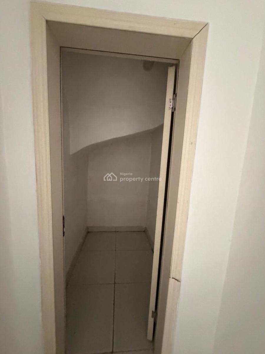 2-bedroom Terrace Duplex, General Paint By Peperroni Restaurant, Lekki, Ajah, Lagos, Terraced Duplex for Rent