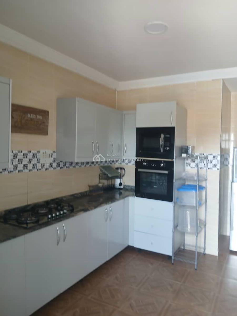 Executive 3 Bedroom Flat with a Bq, Ikota, Lekki, Lagos, Flat / Apartment for Rent