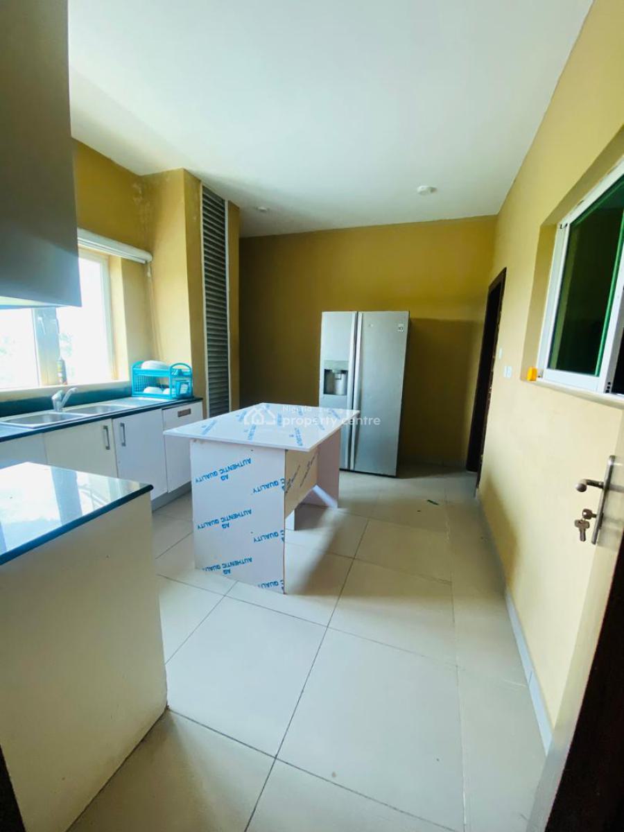 Well Furnished 3  Bedroom Apartment, Off Monastery Road, Sangotedo, Ajah, Lagos, Flat / Apartment for Rent