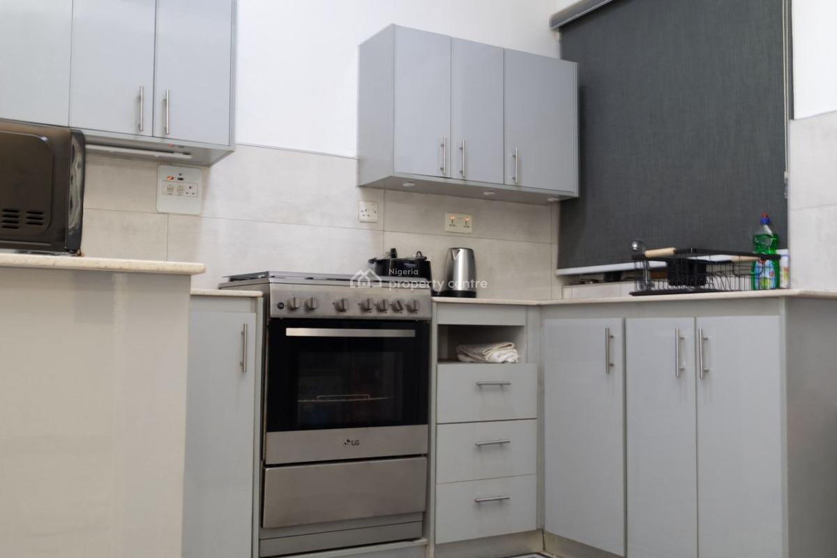 Nicely Furnished 2 Bedroom Flat, Off Reeve Road,, Ikoyi, Lagos, Flat / Apartment for Rent