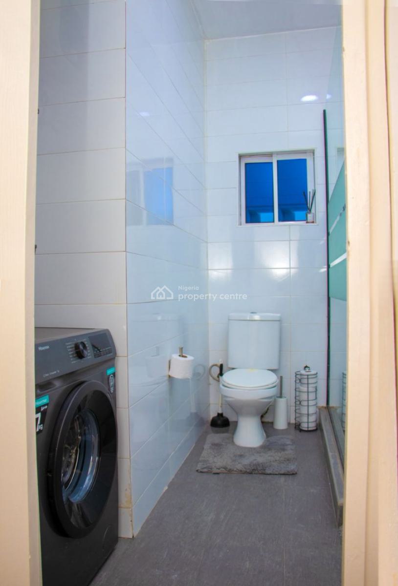 Nicely Furnished 2 Bedroom Flat, Off Reeve Road,, Ikoyi, Lagos, Flat / Apartment for Rent