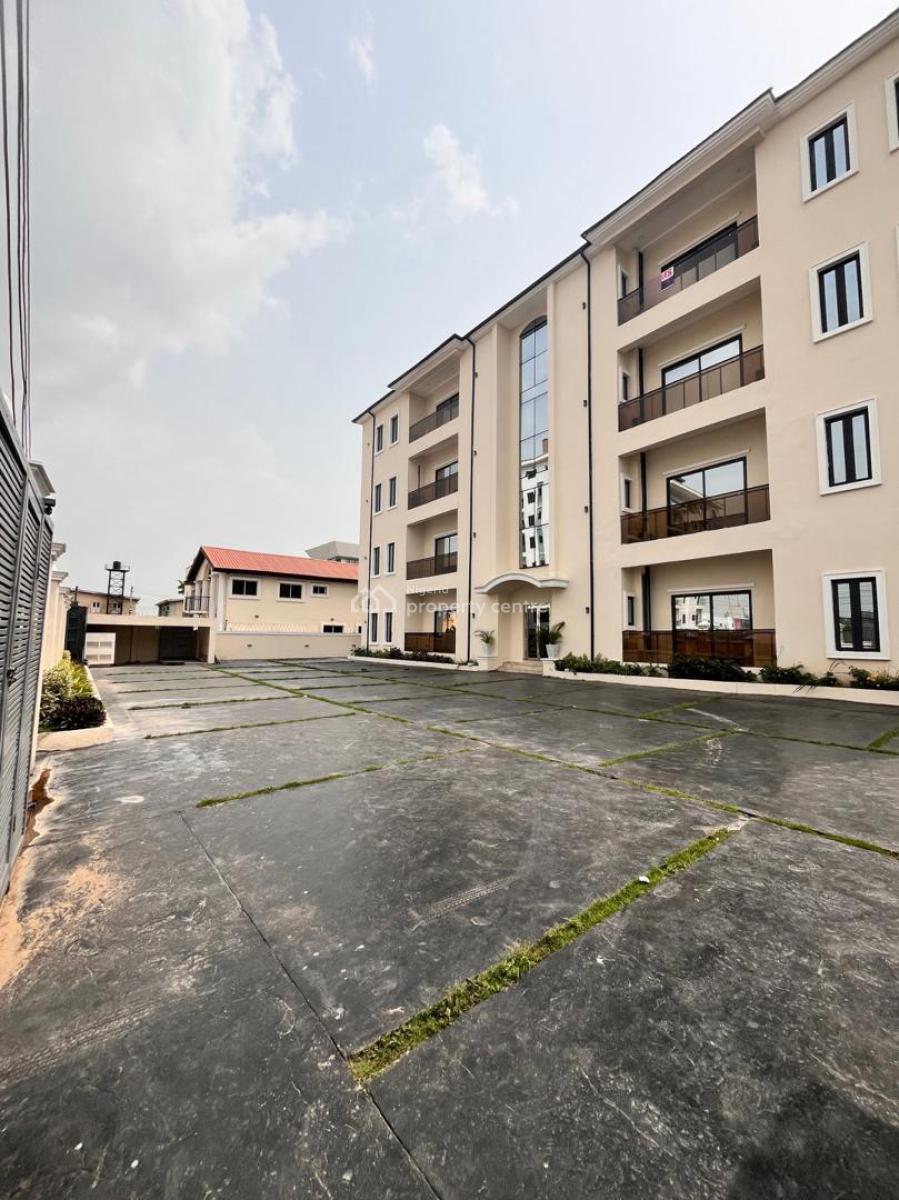 3 Bedroom Apartment with Pool, Gym & Elevator, Lekki Phase 1, Lekki, Lagos, Flat / Apartment for Rent