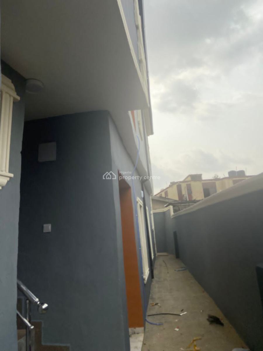 2 Bedroom Flat, Off First Bank, Ojodu Berger, Ojodu, Lagos, Flat / Apartment for Rent