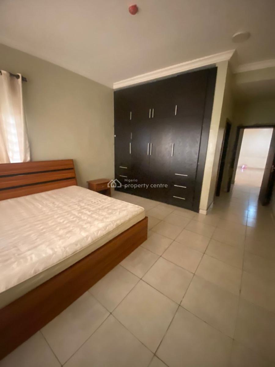 Spacious 3 Bedroom Apartment with a Room Bq, Pinnock Beach Estate, Osapa, Lekki, Lagos, Flat / Apartment for Rent