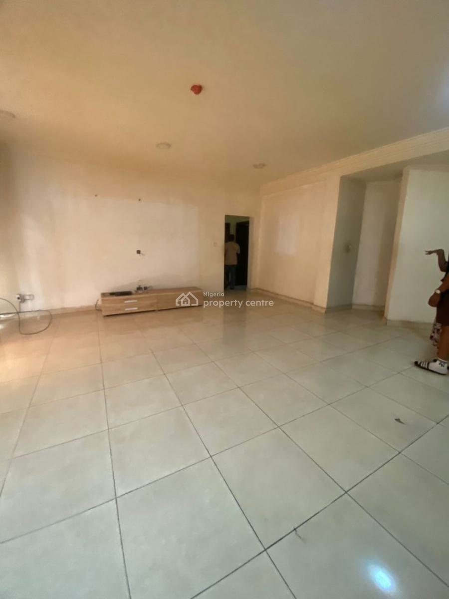 Spacious 3 Bedroom Apartment with a Room Bq, Pinnock Beach Estate, Osapa, Lekki, Lagos, Flat / Apartment for Rent