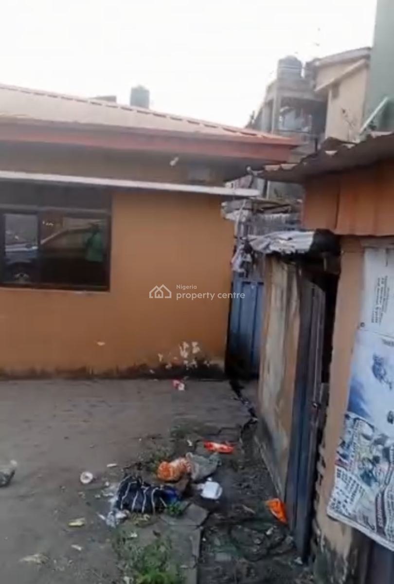 4 Bedroom Demolishable Bungalow, Lawanson, Surulere, Lagos, Detached Bungalow for Sale