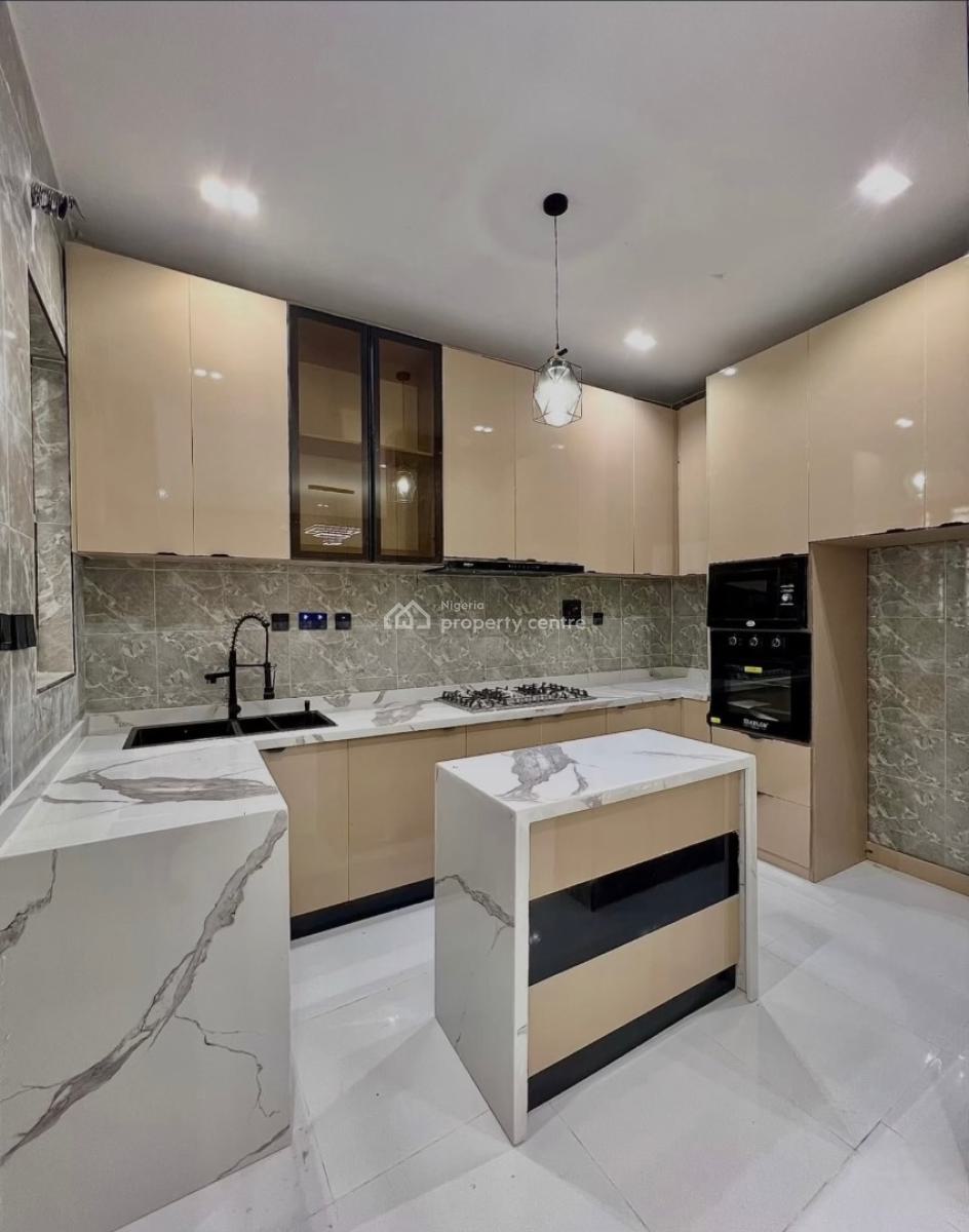 2 Bedroom Service Spacious Apartment, Lekki, Lagos, Flat / Apartment for Sale