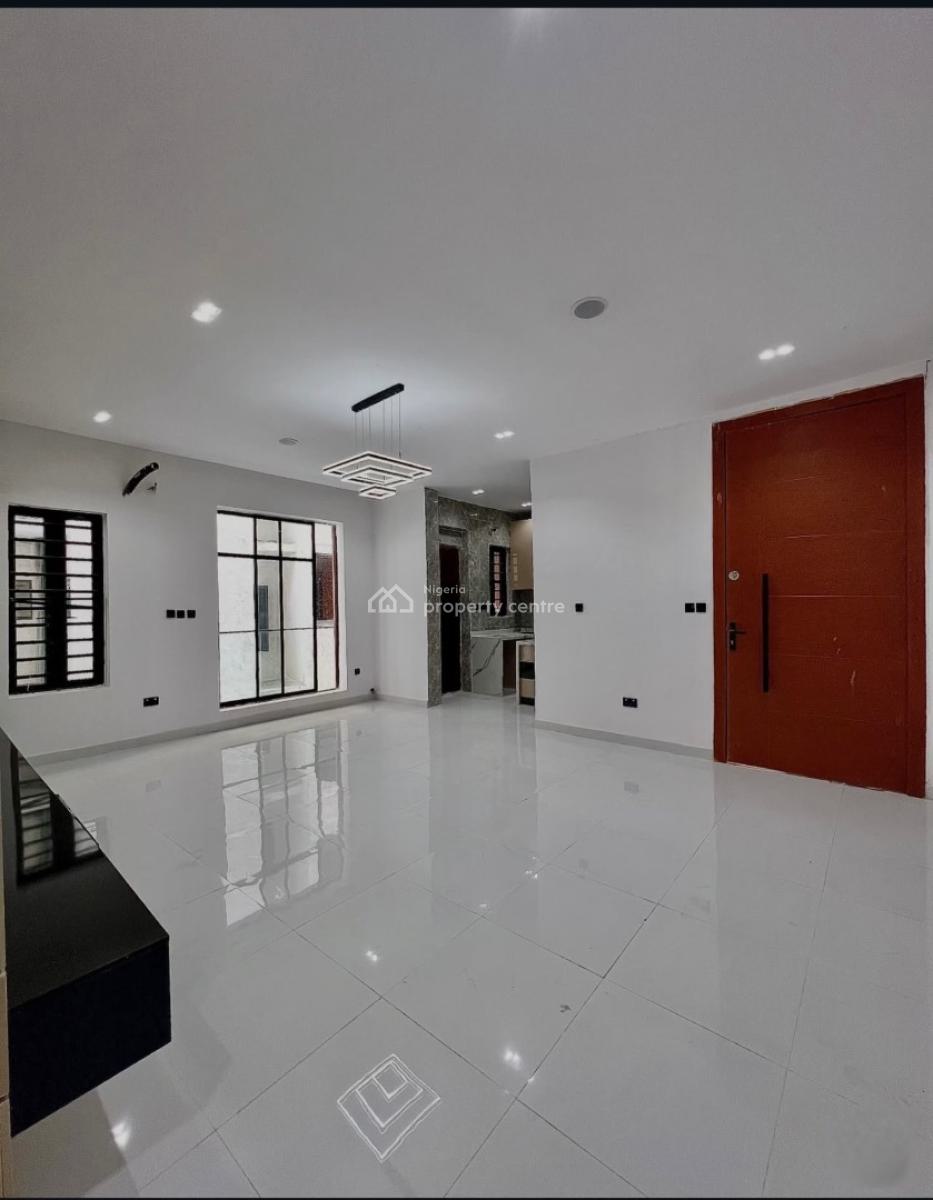 2 Bedroom Service Spacious Apartment, Lekki, Lagos, Flat / Apartment for Sale