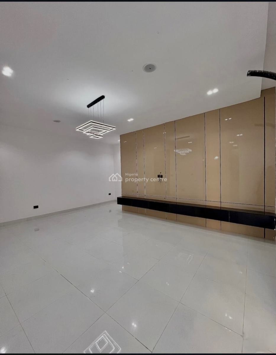 2 Bedroom Service Spacious Apartment, Lekki, Lagos, Flat / Apartment for Sale