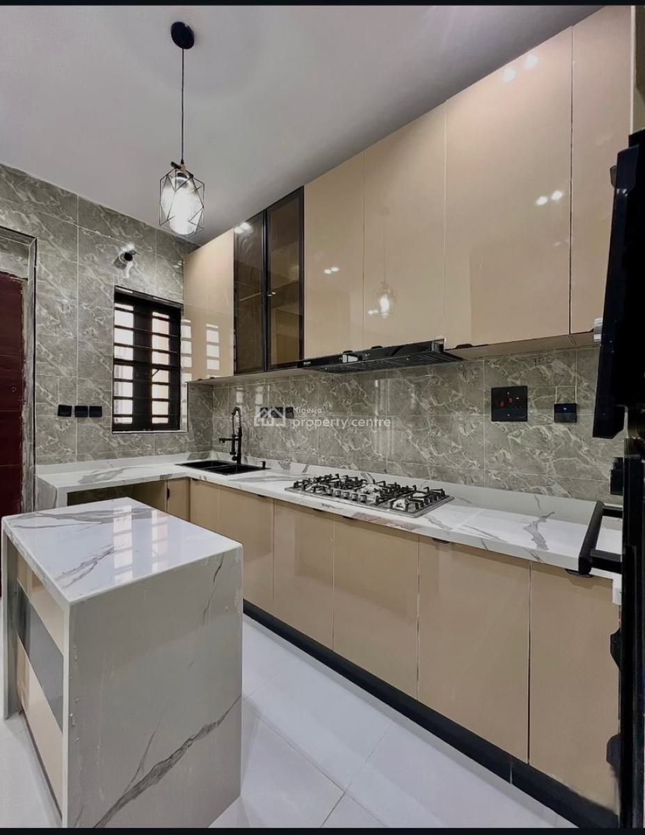 2 Bedroom Service Spacious Apartment, Lekki, Lagos, Flat / Apartment for Sale