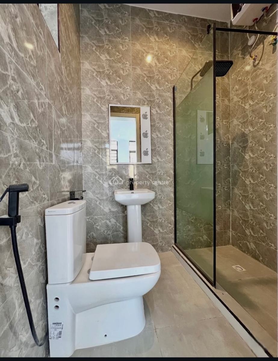 2 Bedroom Service Spacious Apartment, Lekki, Lagos, Flat / Apartment for Sale