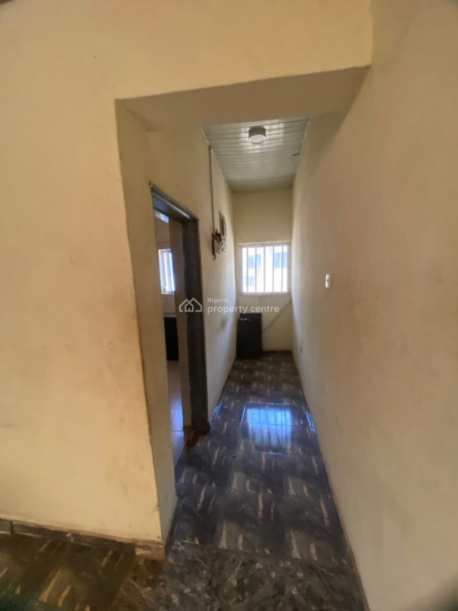 Spacious 2 Bedroom Flat Available, Igbogbo, Ikorodu, Lagos, Flat / Apartment for Rent