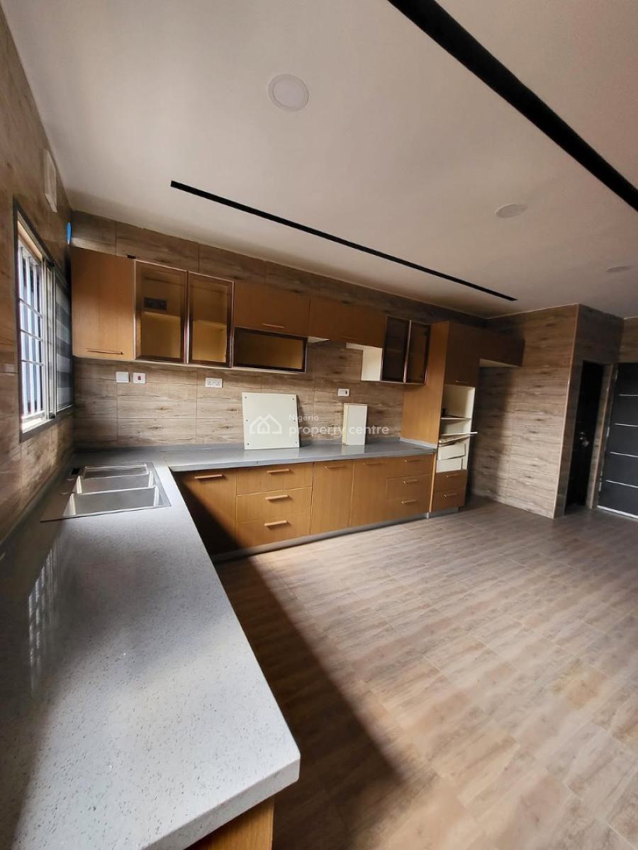 Well Built 4 Bedroom Terrace Duplex with Bq in Prime Location, Guzape District, Abuja, Terraced Bungalow for Rent