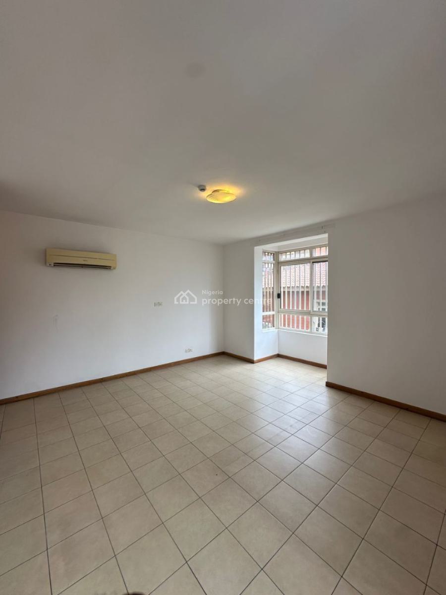 Spacious & Well-maintained Four-bedroom Apartment, Ikoyi, Lagos, Flat / Apartment for Rent