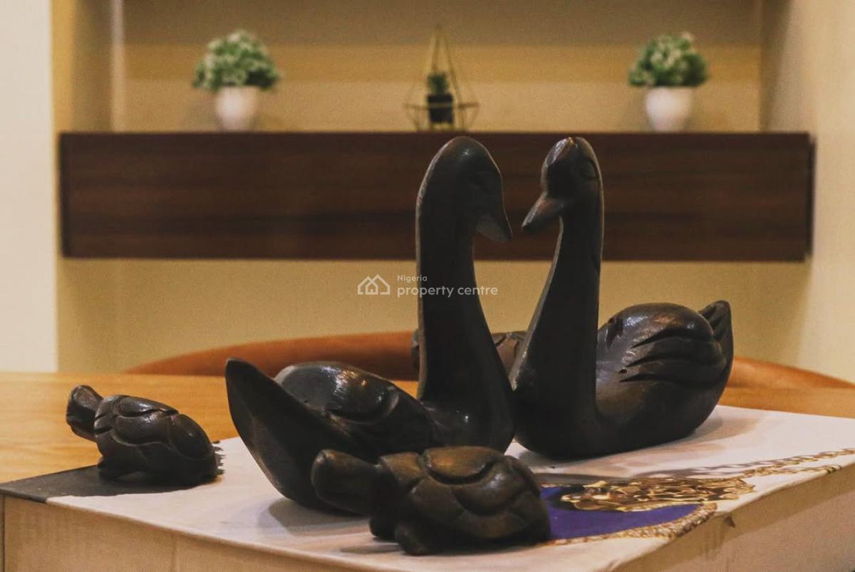 Beautiful 2 Bedroom Apartment, Oladipupo Bateye, Ikeja Gra, Ikeja, Lagos, Flat / Apartment Short Let