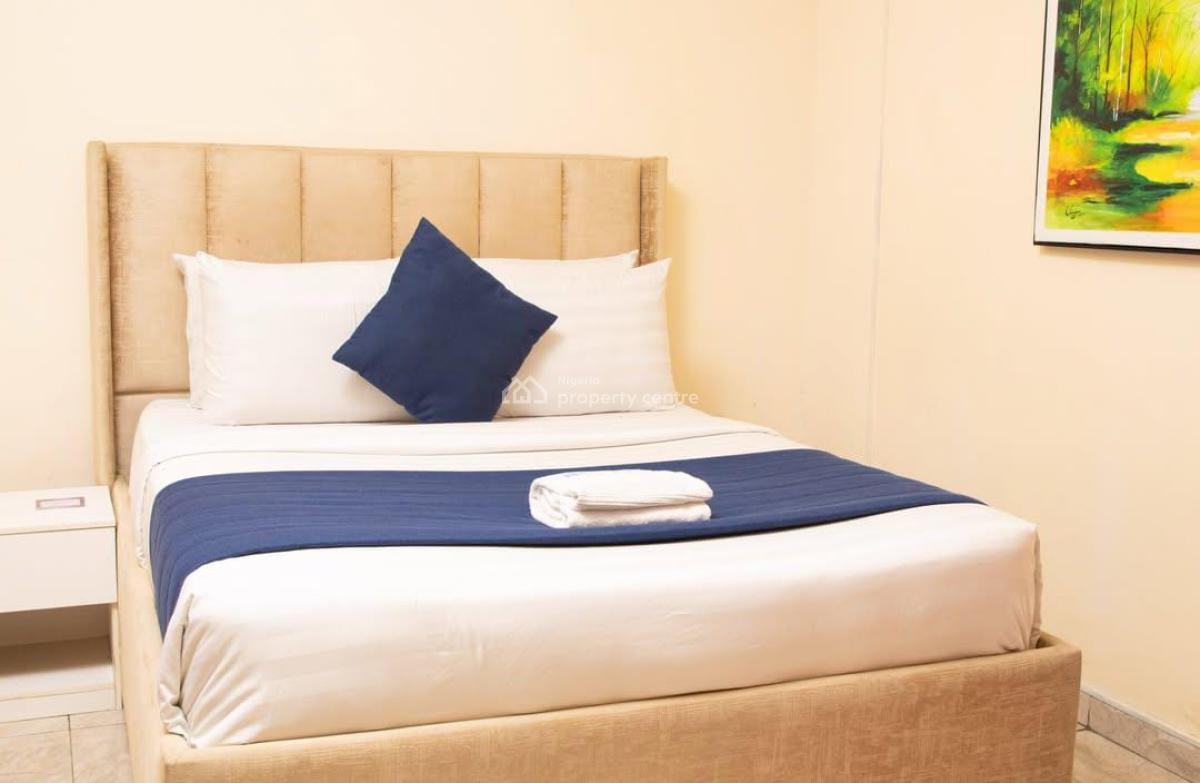 Beautiful 2 Bedroom Apartment, Oladipupo Bateye, Ikeja Gra, Ikeja, Lagos, Flat / Apartment Short Let