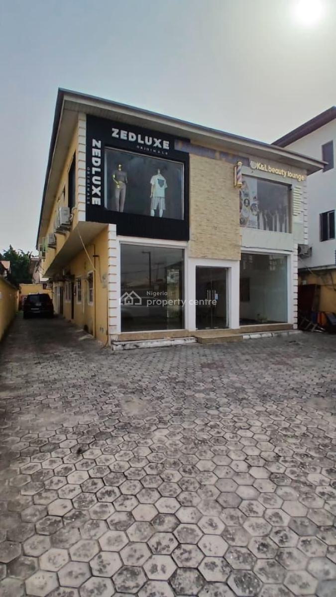 Excellent 2 Bedroom Apartment, Lekki Phase 1, Lekki, Lagos, Office Space for Rent