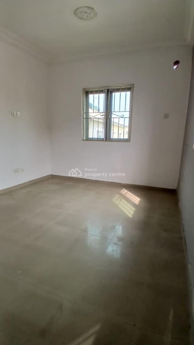 Excellent 2 Bedroom Apartment, Lekki Phase 1, Lekki, Lagos, Office Space for Rent