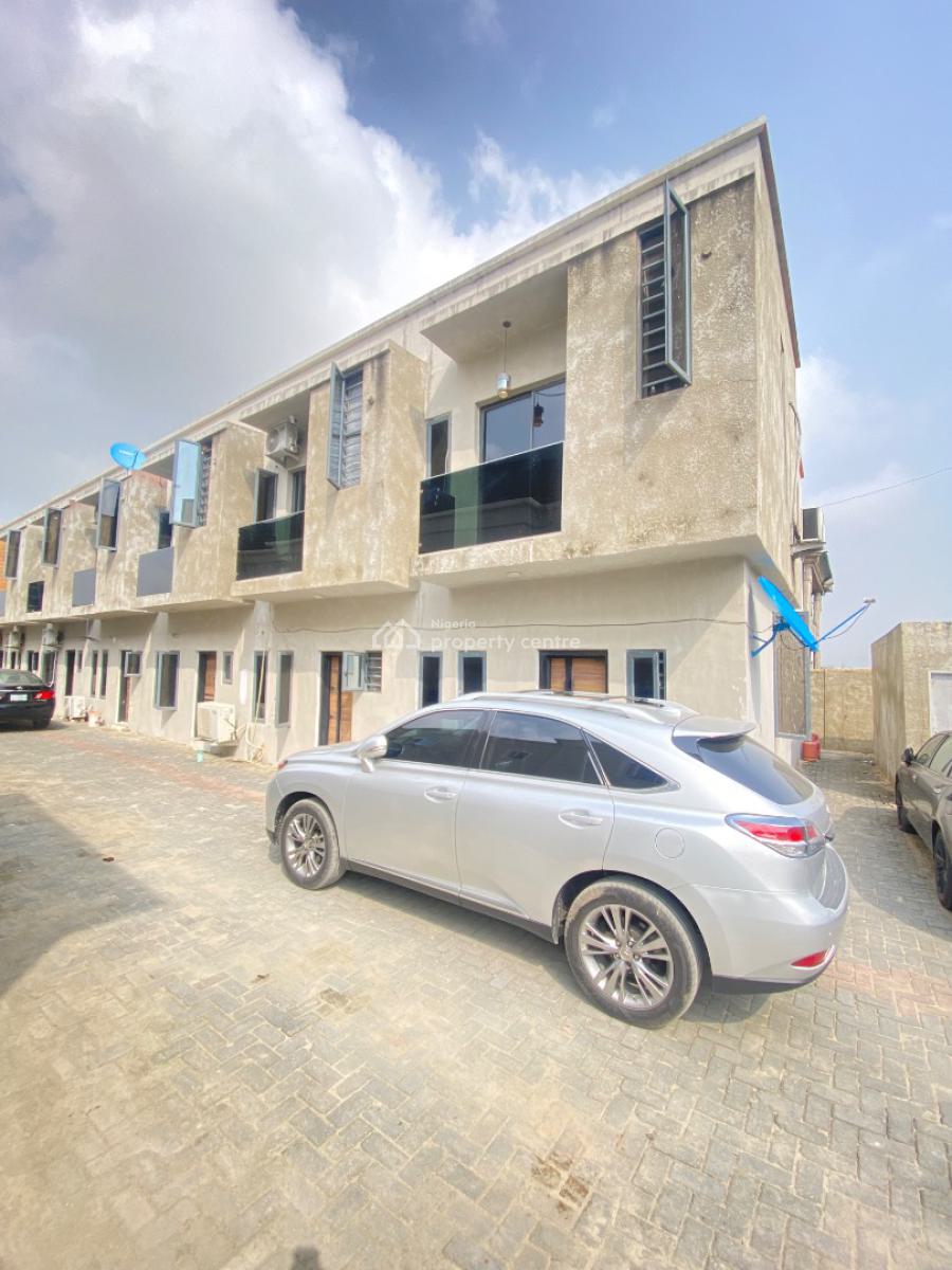 Distress 2 Bedroom Terrace Duplex, Sangotedo, Ajah, Lagos, Terraced Duplex for Sale