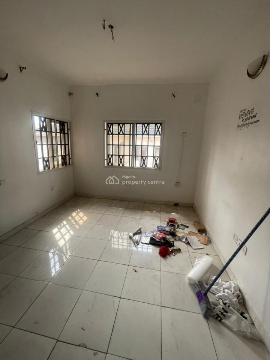 2 Bedroom Apartment, Gra Phase 1, Magodo, Lagos, Flat / Apartment for Rent