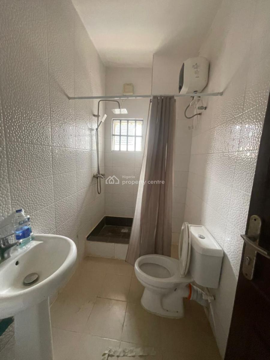 2 Bedroom Apartment, Gra Phase 1, Magodo, Lagos, Flat / Apartment for Rent