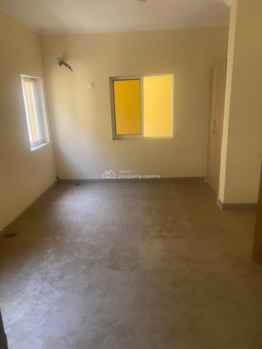 Spacious Single Room in a Shared Apartment, Lekki, Lagos, Flat / Apartment for Rent