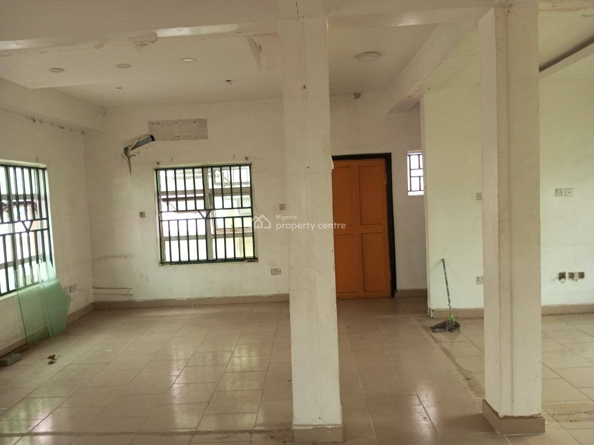 Commercial Open Space (84sqm) Upstairs with 2 Toilets Very Accessible, Chevron Axis, Lekki, Lagos, Commercial Property for Rent