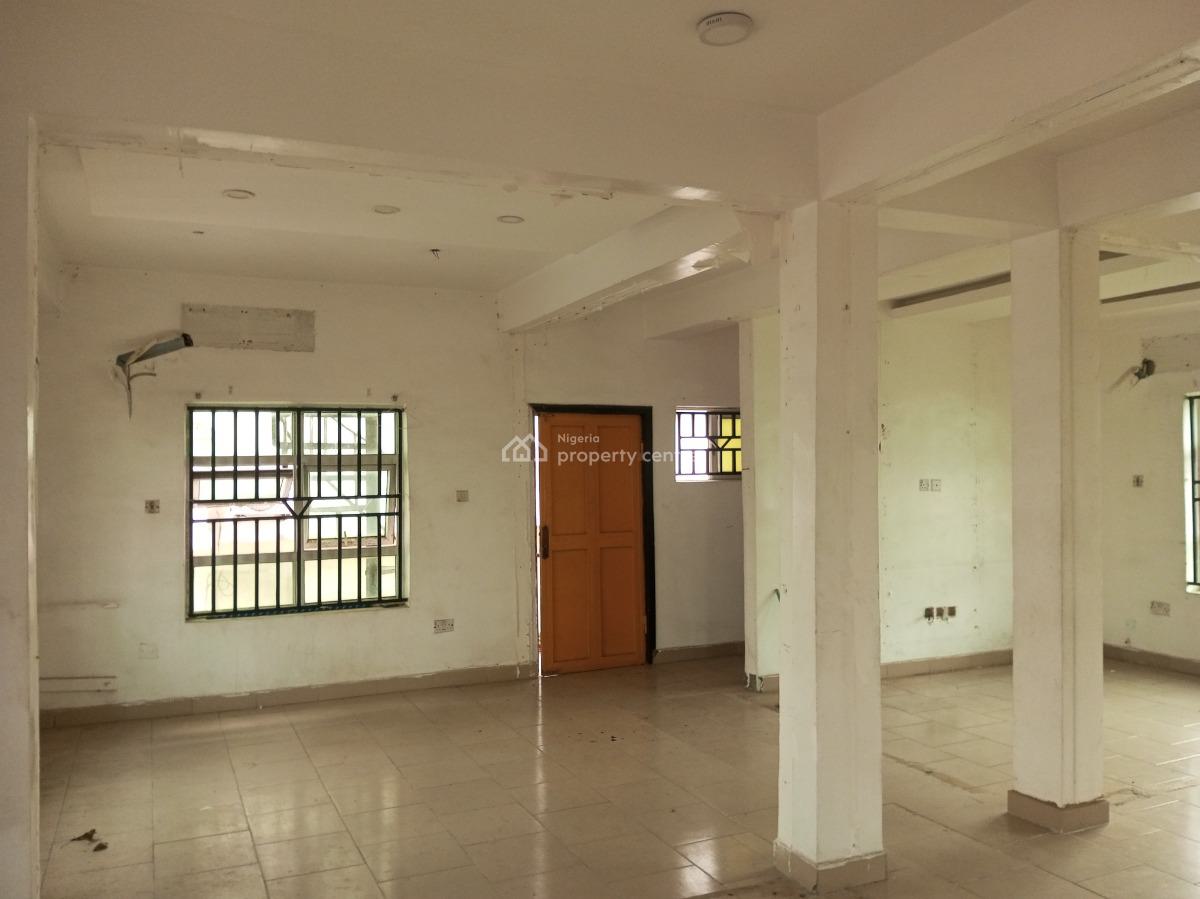 Commercial Open Space (84sqm) Upstairs with 2 Toilets Very Accessible, Chevron Axis, Lekki, Lagos, Commercial Property for Rent