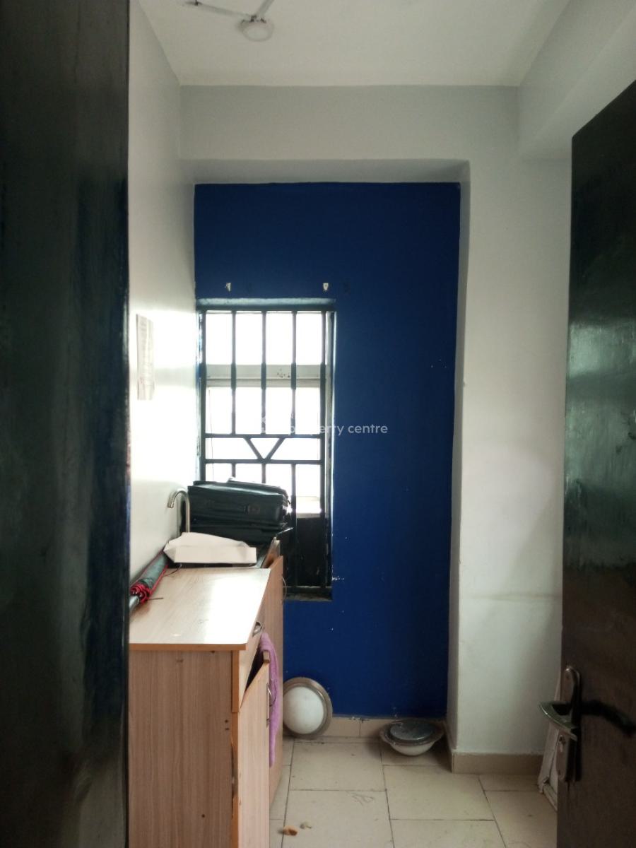 Commercial Open Space (84sqm) Upstairs with 2 Toilets Very Accessible, Chevron Axis, Lekki, Lagos, Commercial Property for Rent