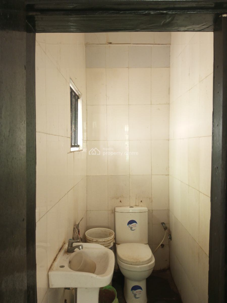 Commercial Open Space (84sqm) Upstairs with 2 Toilets Very Accessible, Chevron Axis, Lekki, Lagos, Commercial Property for Rent