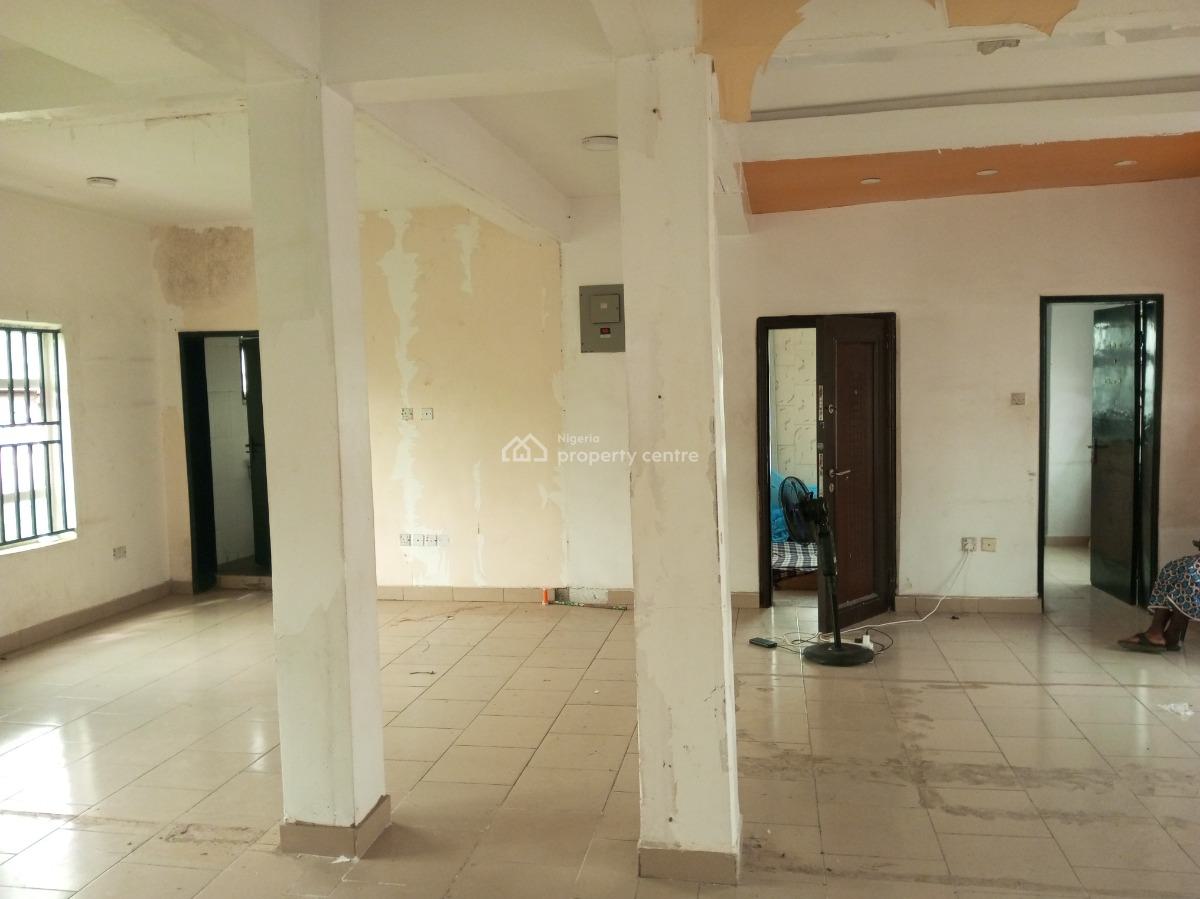 Commercial Open Space (84sqm) Upstairs with 2 Toilets Very Accessible, Chevron Axis, Lekki, Lagos, Commercial Property for Rent