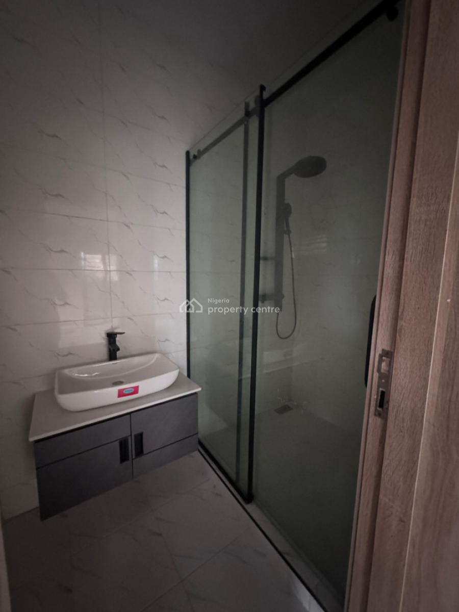 4 Bedroom Pent House Furnished with Air Conditioners, Engr. Lere Adigun Gra., Ibadan, Oyo, House for Rent