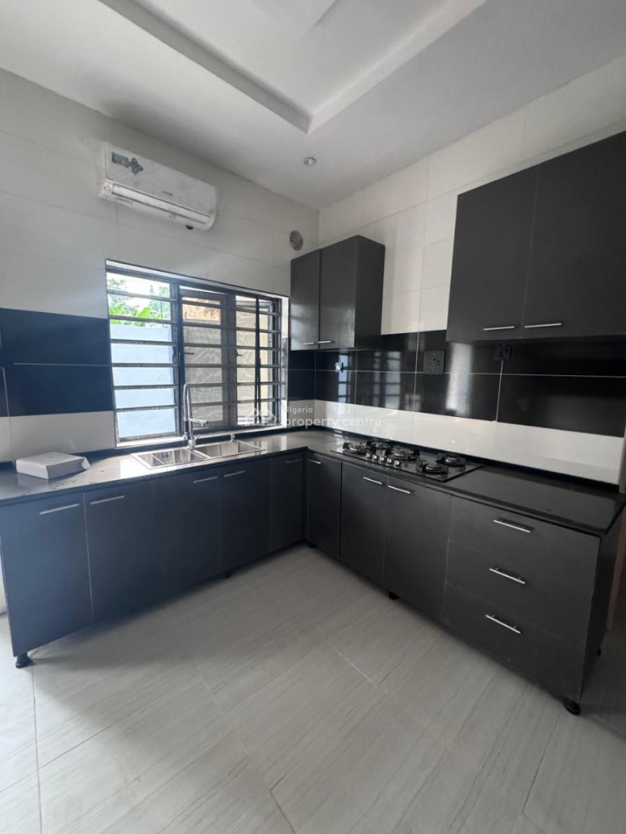 4 Bedroom Pent House Furnished with Air Conditioners, Engr. Lere Adigun Gra., Ibadan, Oyo, House for Rent