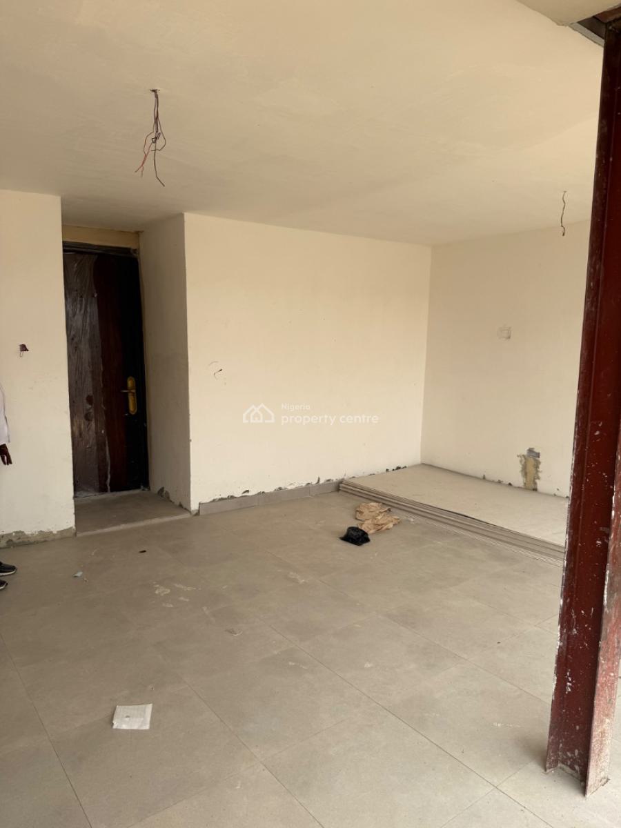 Serviced 1bedroom Flat with Swimming Pool  for Distress, Ologolo, Lekki, Lagos, Block of Flats for Sale