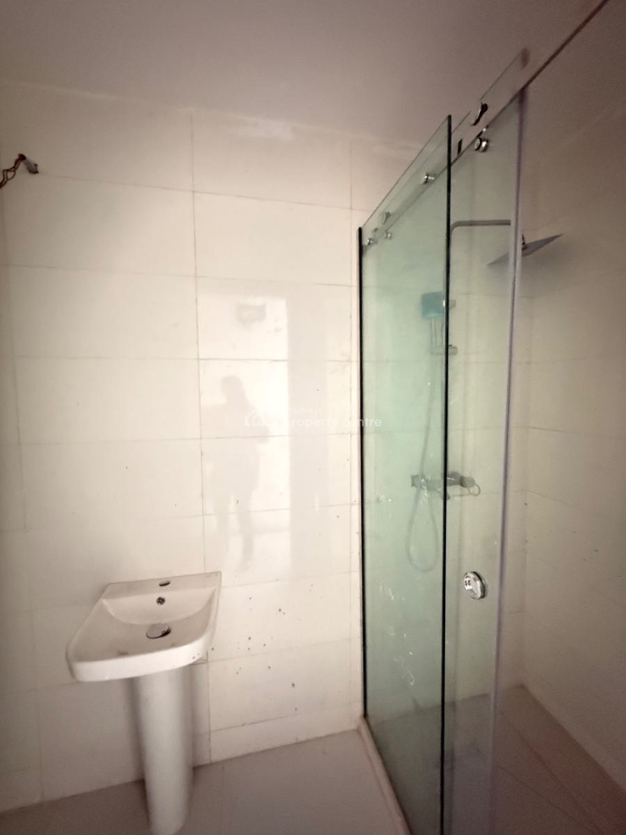 Serviced 1bedroom Flat with Swimming Pool  for Distress, Ologolo, Lekki, Lagos, Block of Flats for Sale