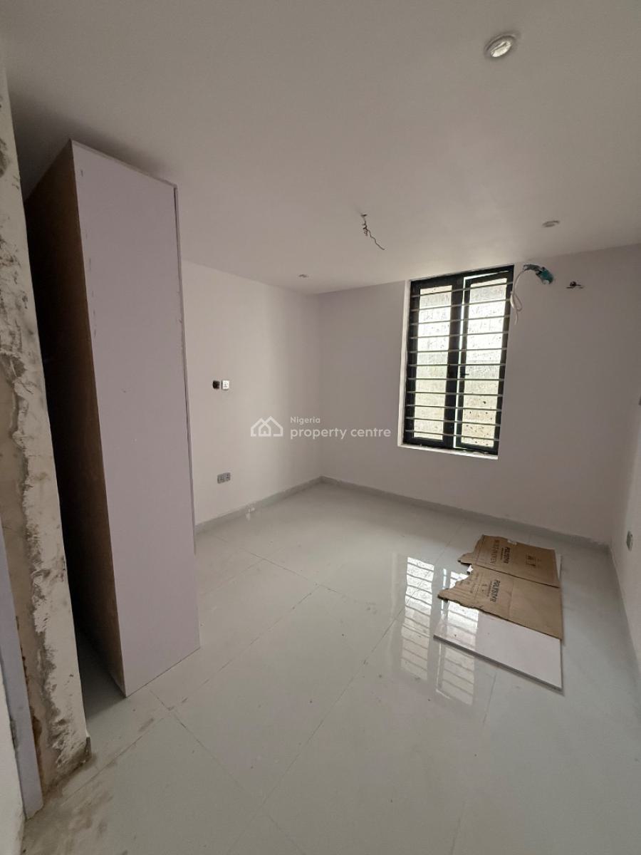 Serviced 1bedroom Flat with Swimming Pool  for Distress, Ologolo, Lekki, Lagos, Block of Flats for Sale