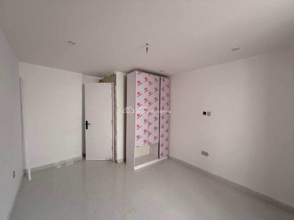 Serviced 1bedroom Flat with Swimming Pool  for Distress, Ologolo, Lekki, Lagos, Block of Flats for Sale